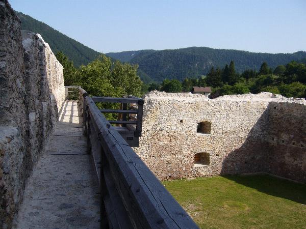 Blick über den Wehrgang