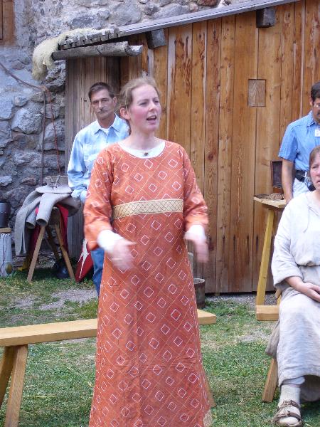Adelsgewand des 12. Jahrhunderts