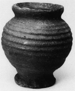 Rheinischer Urnenbecher, Schwarzweiß-Foto